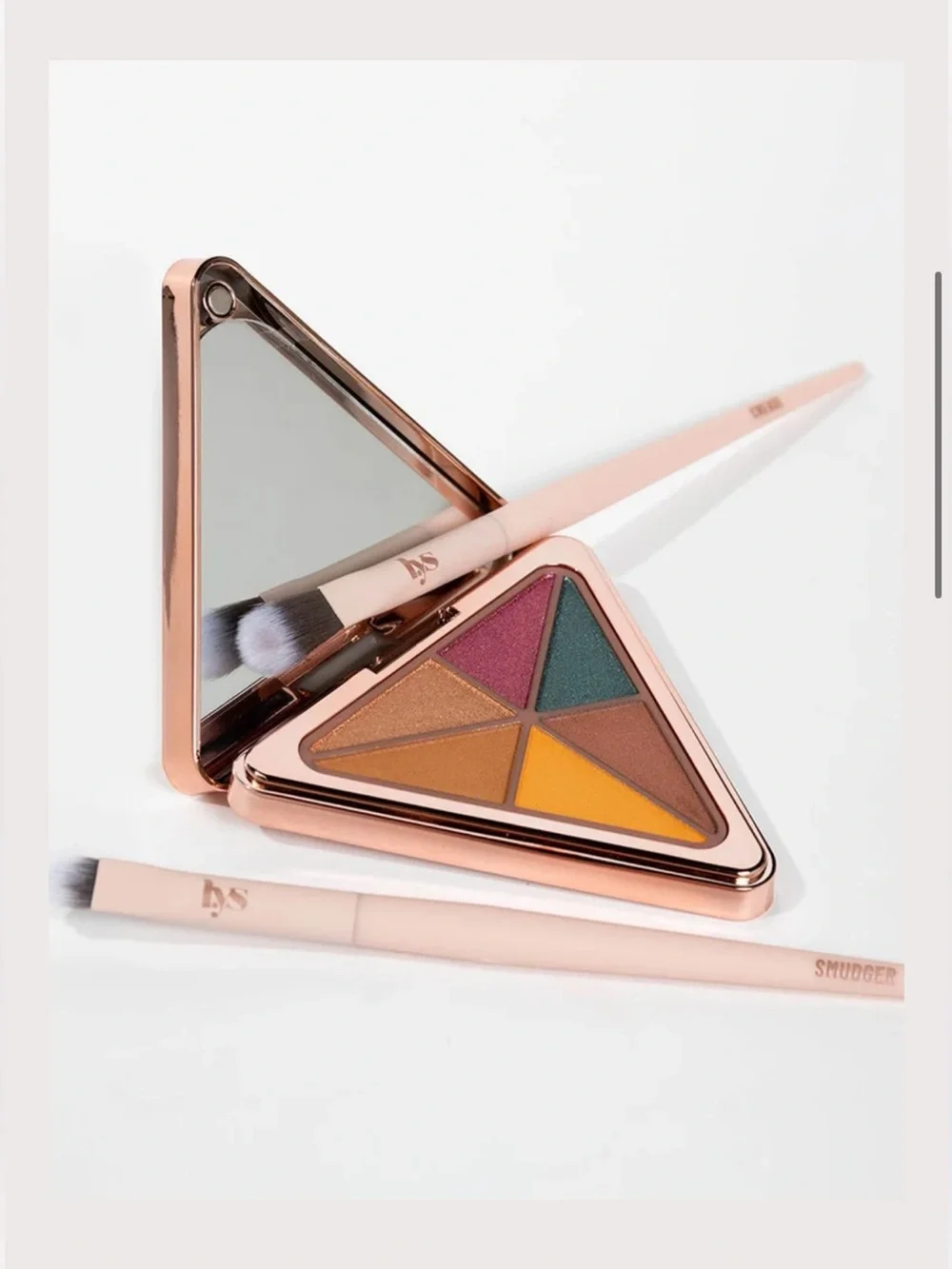 Lys Beauty crease blending